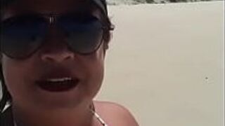 хвастаться на пляже - порно видео