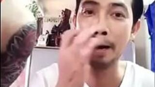 Нго Хон, татуировщик и парикмахер - порно видео