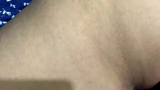 Я был в гостях у своей подруги, я засунул в нее пальцы, и мы закончили трахаться - порно видео