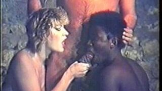 Запах зла - порно видео