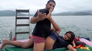 Анальный секс в открытом море... - порно видео