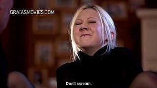 Служанка ужасно страдает - порно видео